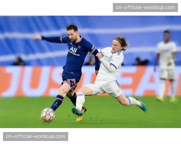 38岁老将莫德里奇替补登场指挥若定，赛后获得伯纳乌全场起立致敬