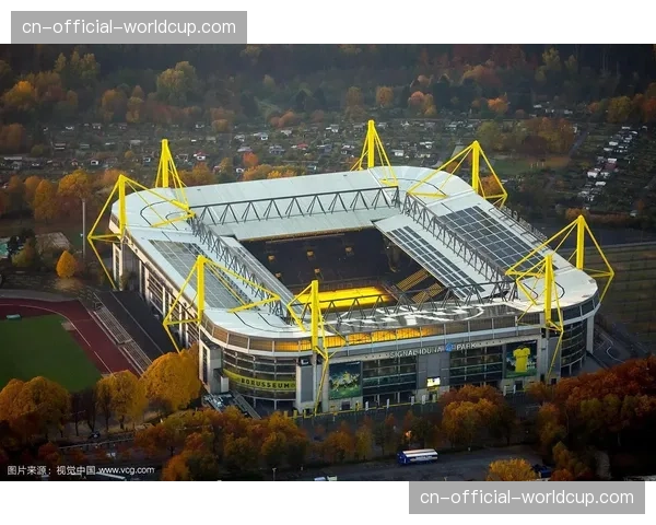 德甲俱乐部加大球场草皮科技投入，旨在保障快速攻防转换流畅性